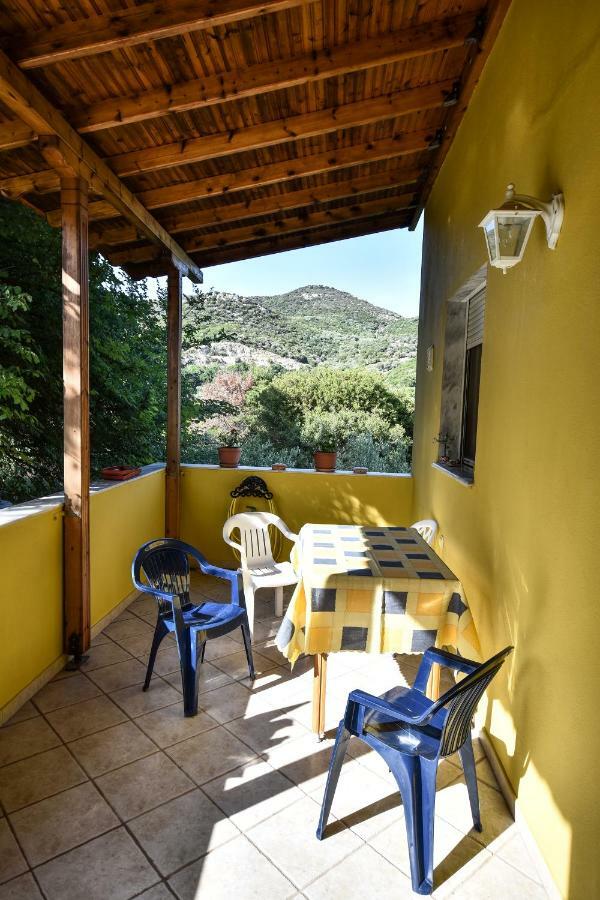 Martha'S Villa Nea Iraklitsa Exterior foto
